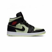 Кроссовки Wmns Air Jordan 1 Mid SE Black Barely Volt, черный