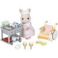 Игровой набор Sylvanian Families Медсестра с аксессуарами (2816)