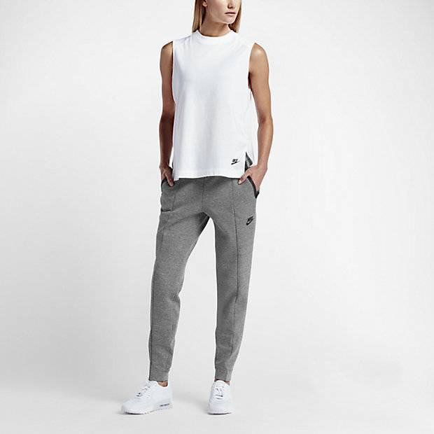 Nike women Tech Fleece штаны