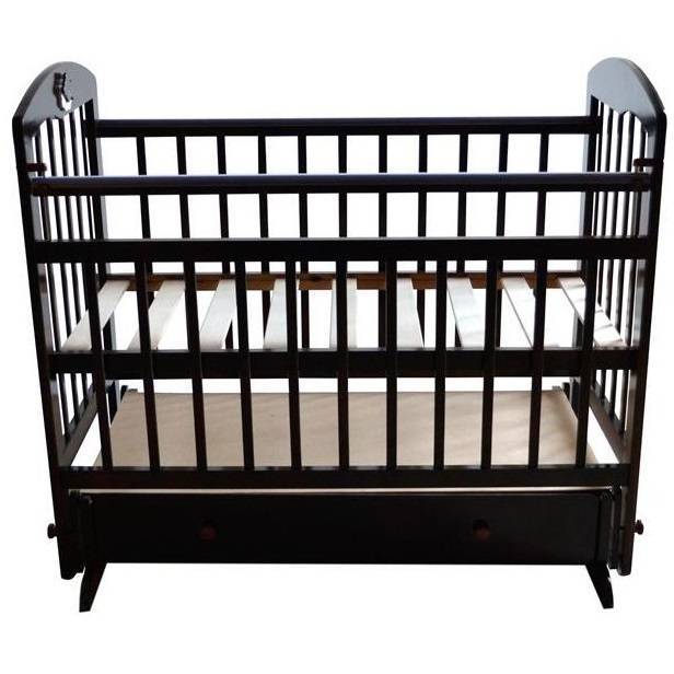 Кроватка для новорожденных с маятником и ящиком. Кроватка Briciola. Кроватка Briciola Briciola-11 (классическая), поперечный маятник. Кроватка Hoff Basic (трансформер), поперечный маятник. Детская кроватка с маятником.